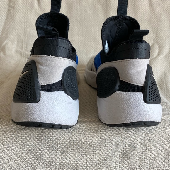 Nike Huarache E.D.G.E. Running Sneakers - Picture 4 of 9